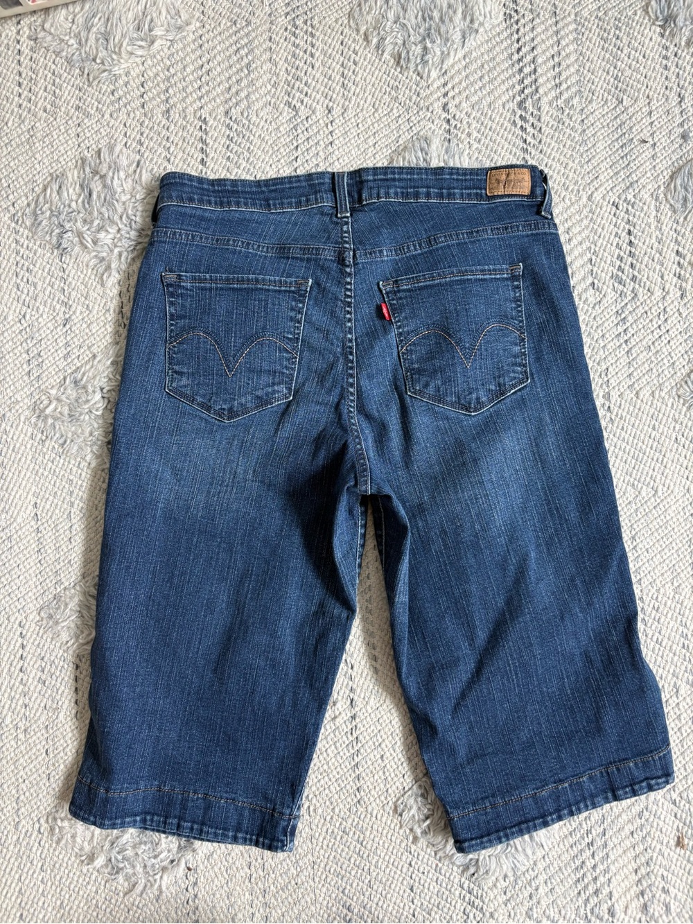 Levi’s - Picture 2 of 8